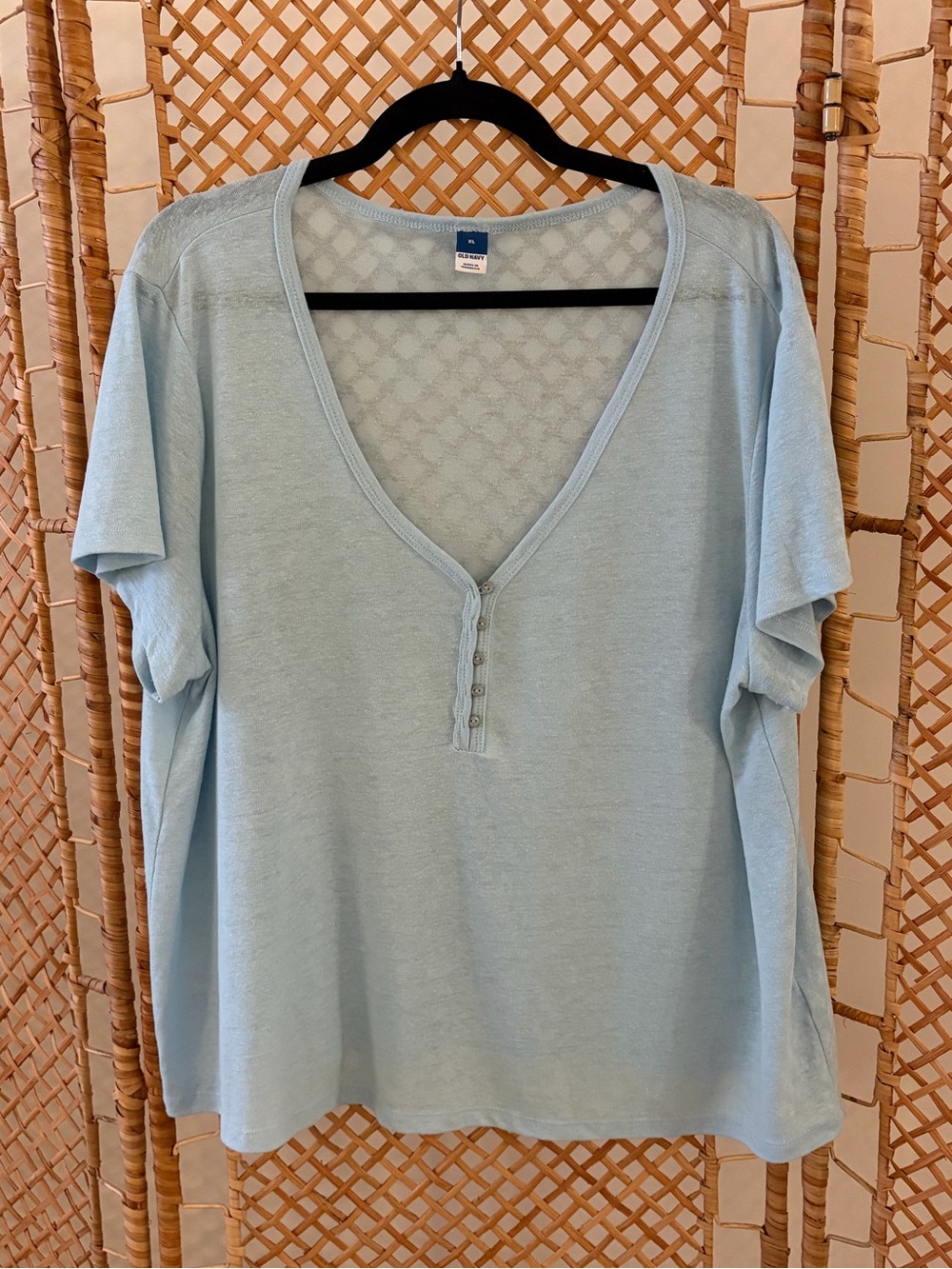 Old Navy Women’s Light Blue Short Sleeve V-Neck Button-Front Tee